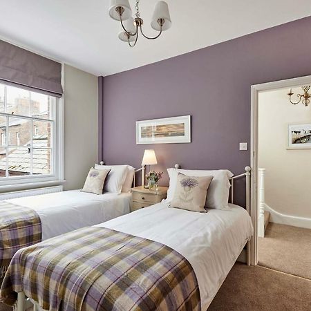 Harbour House Villa Уитби Екстериор снимка