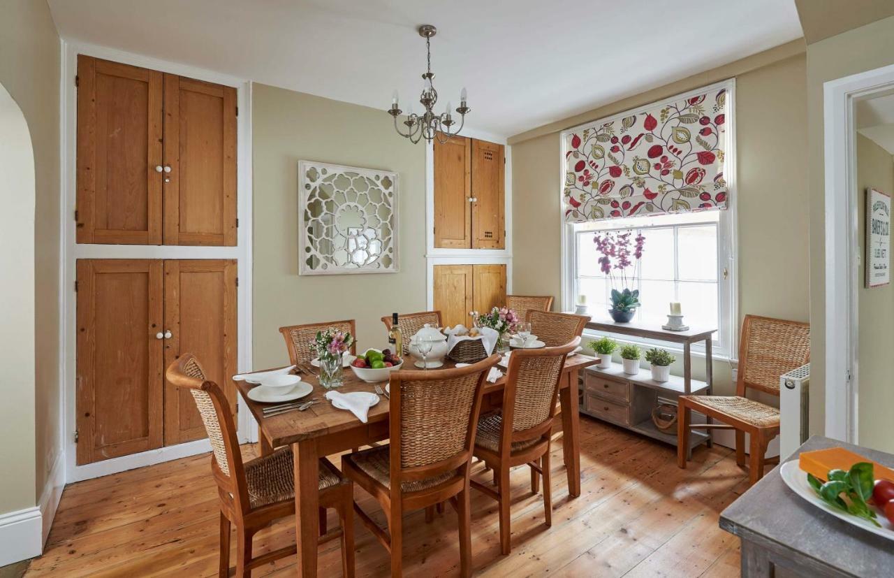 Harbour House Villa Уитби Екстериор снимка