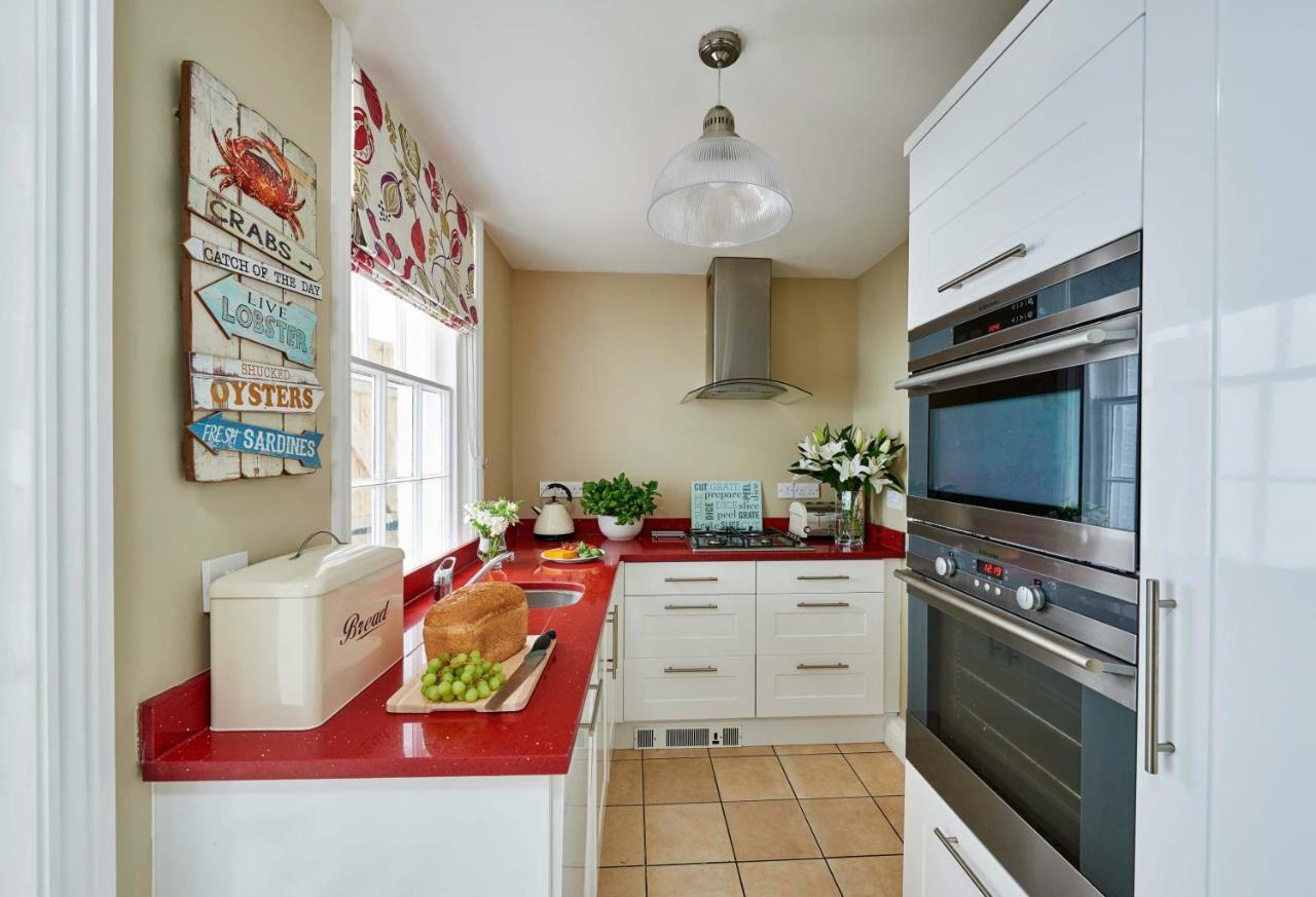 Harbour House Villa Уитби Екстериор снимка