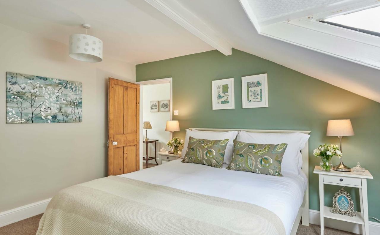 Harbour House Villa Уитби Екстериор снимка